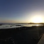 شقة Sunny With Terrace Coastal Area South