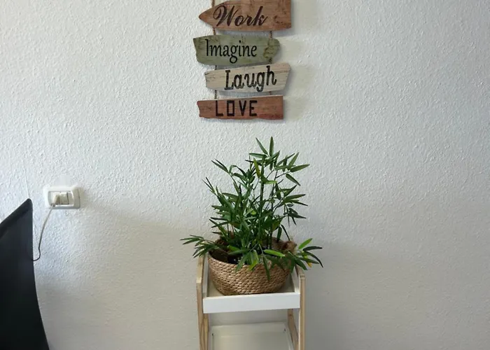 Sunny With Terrace Coastal Area South アパート アロナ